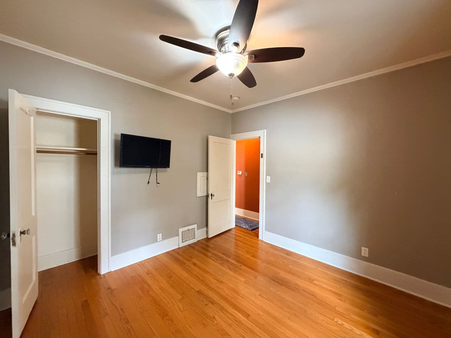 Moline House: 1565 34th Ave
