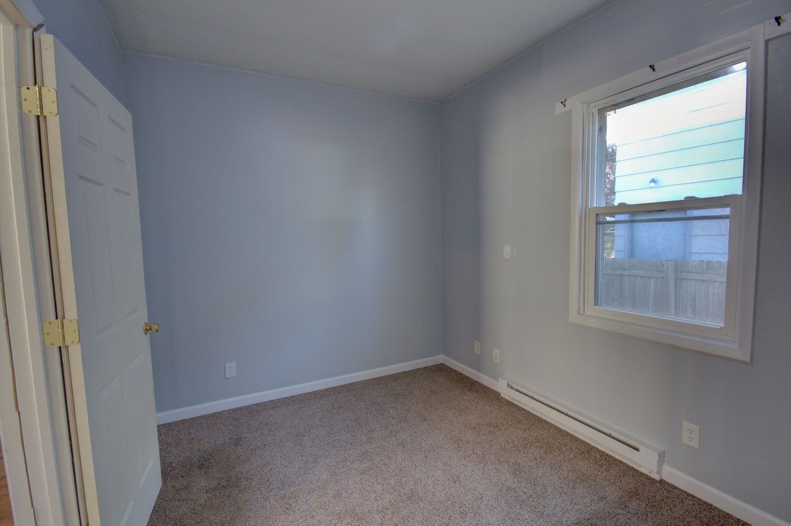 Silvis Apartment: 123 3rd St