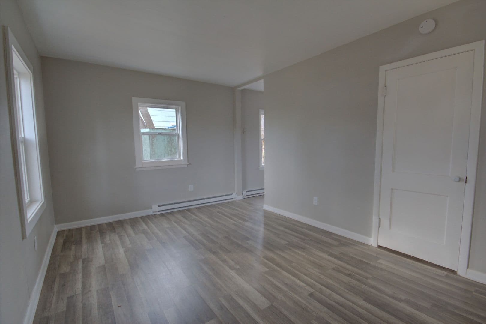 Davenport House: 3856 Johnson Ave