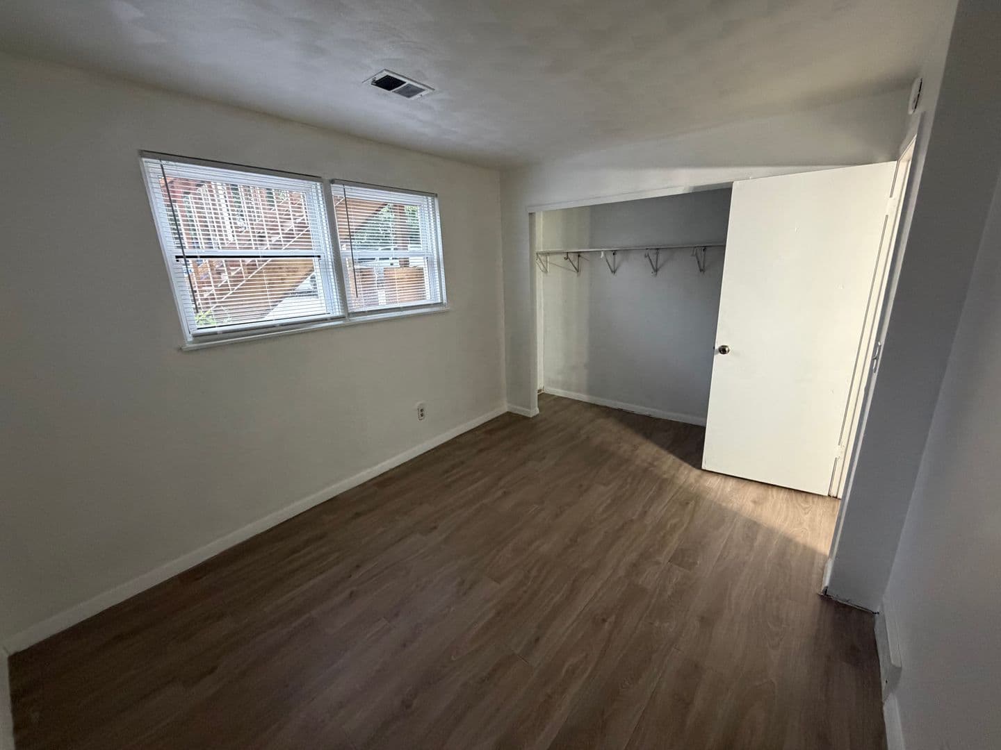Davenport Apartment: 702 W 63rd Street