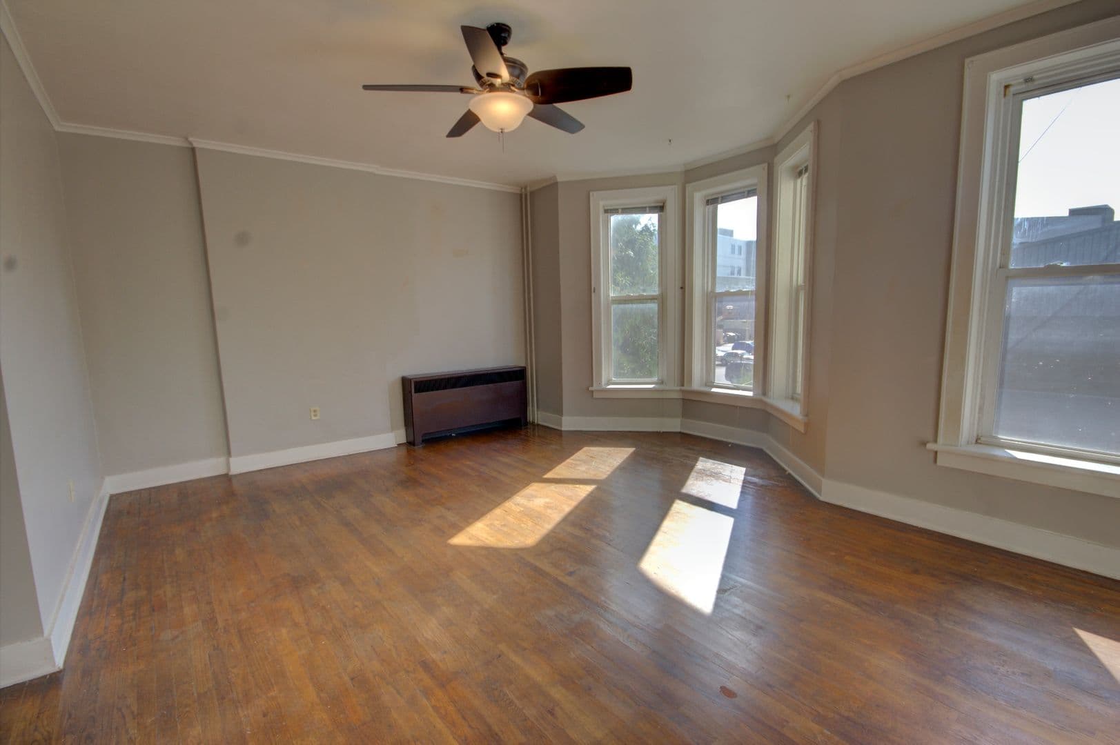 Rock Island Apartment: 1301-1305 2nd Ave