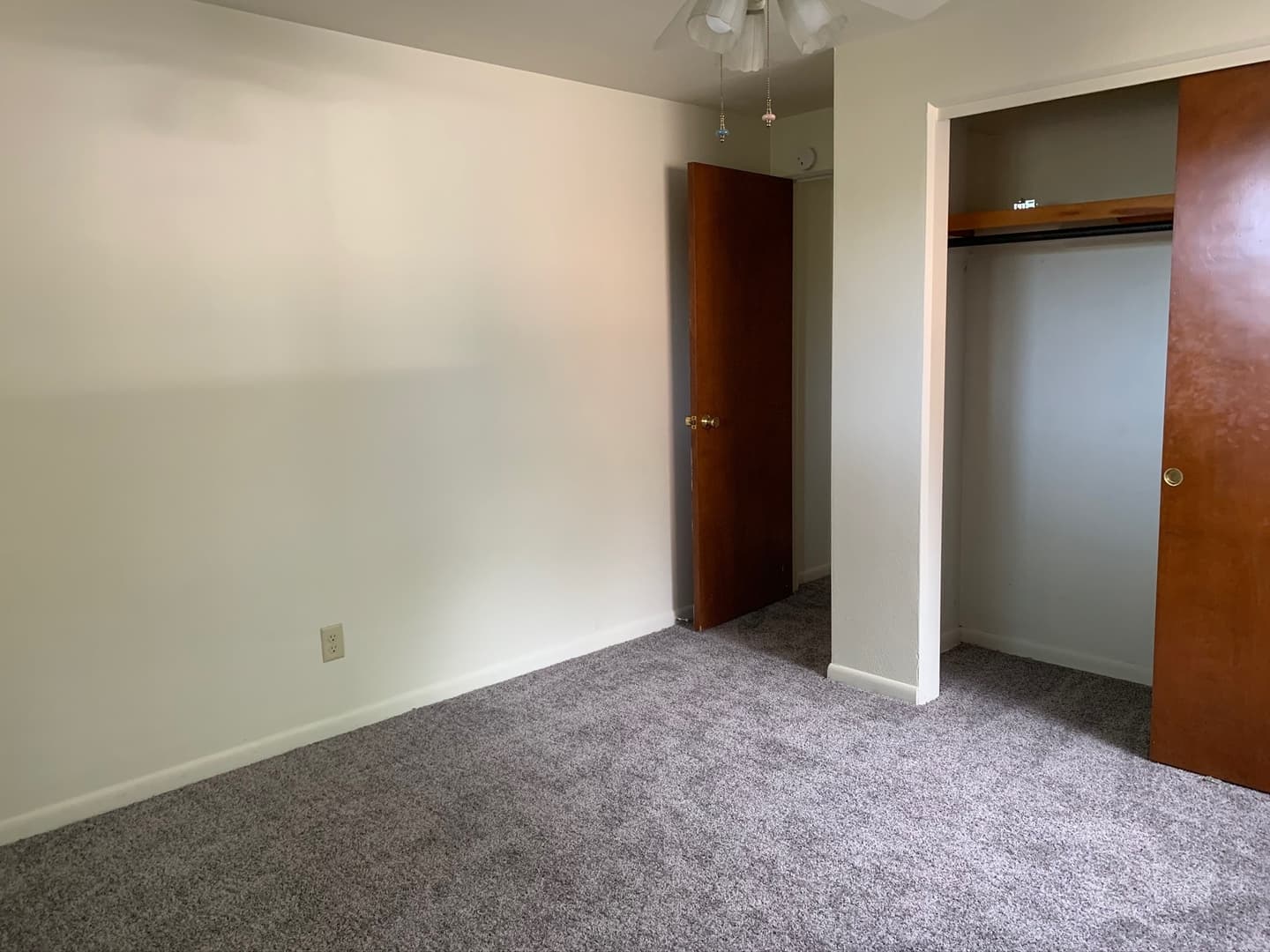 Moline Apartment: 1015 18th Street A