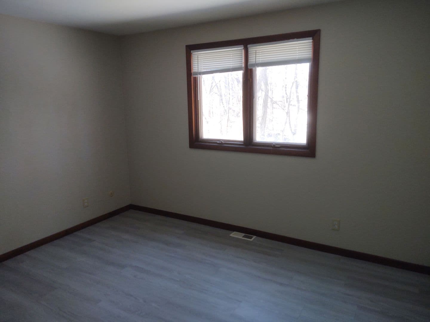Moline Apartment: 2717 11th Ave B