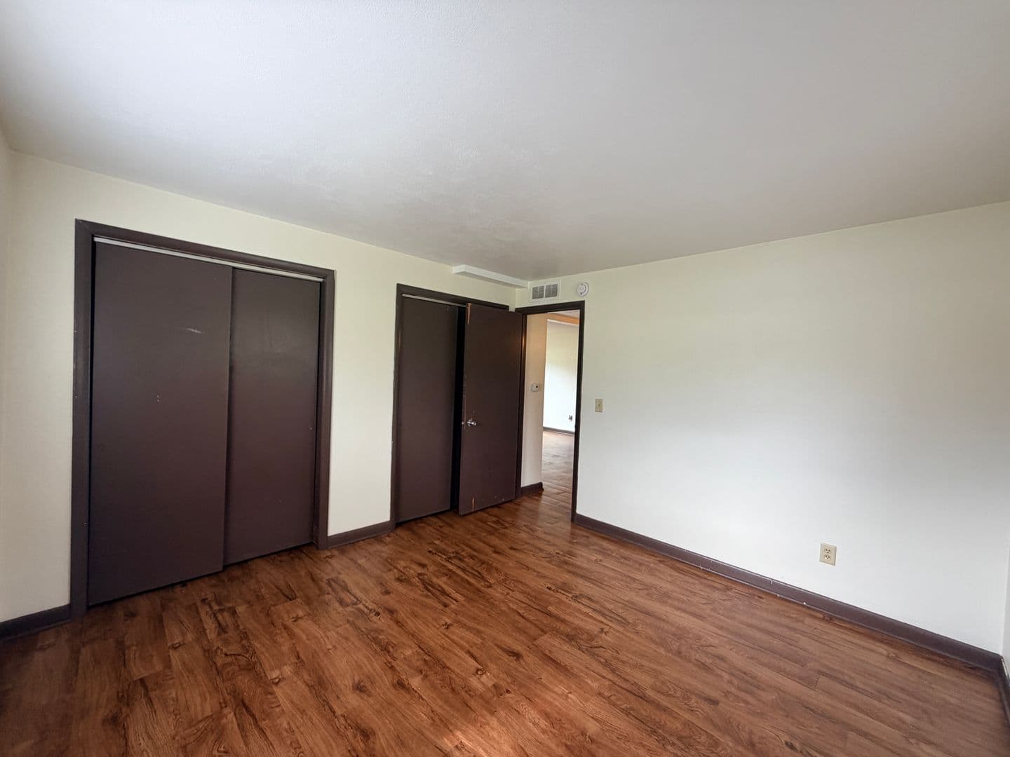 Moline Apartment: 4711 12th Ave