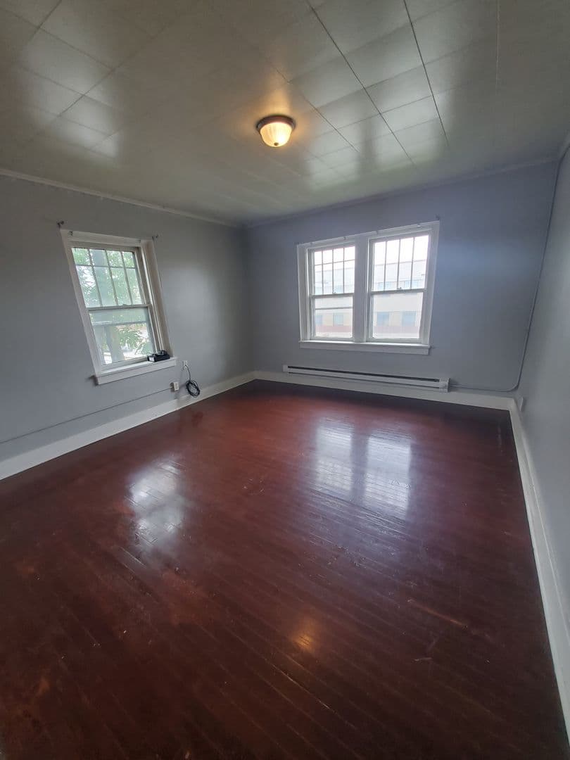 Rock Island Apartment: 2930 5th Ave