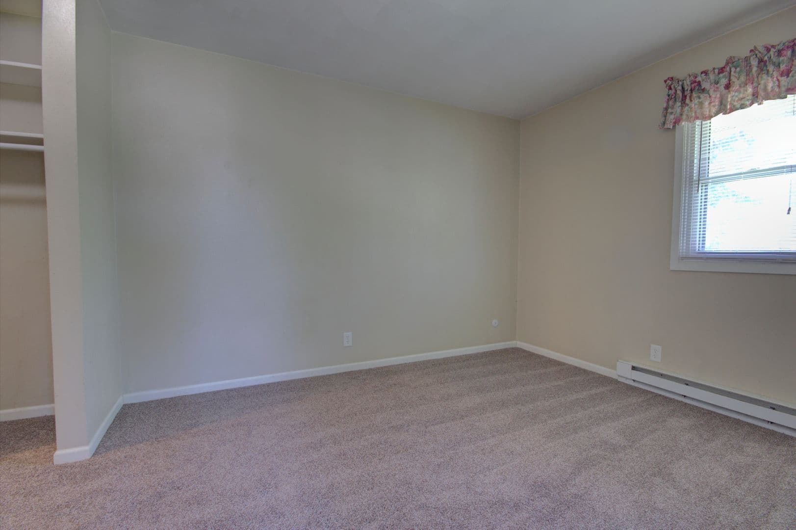 Moline Apartment: 3520 60th St