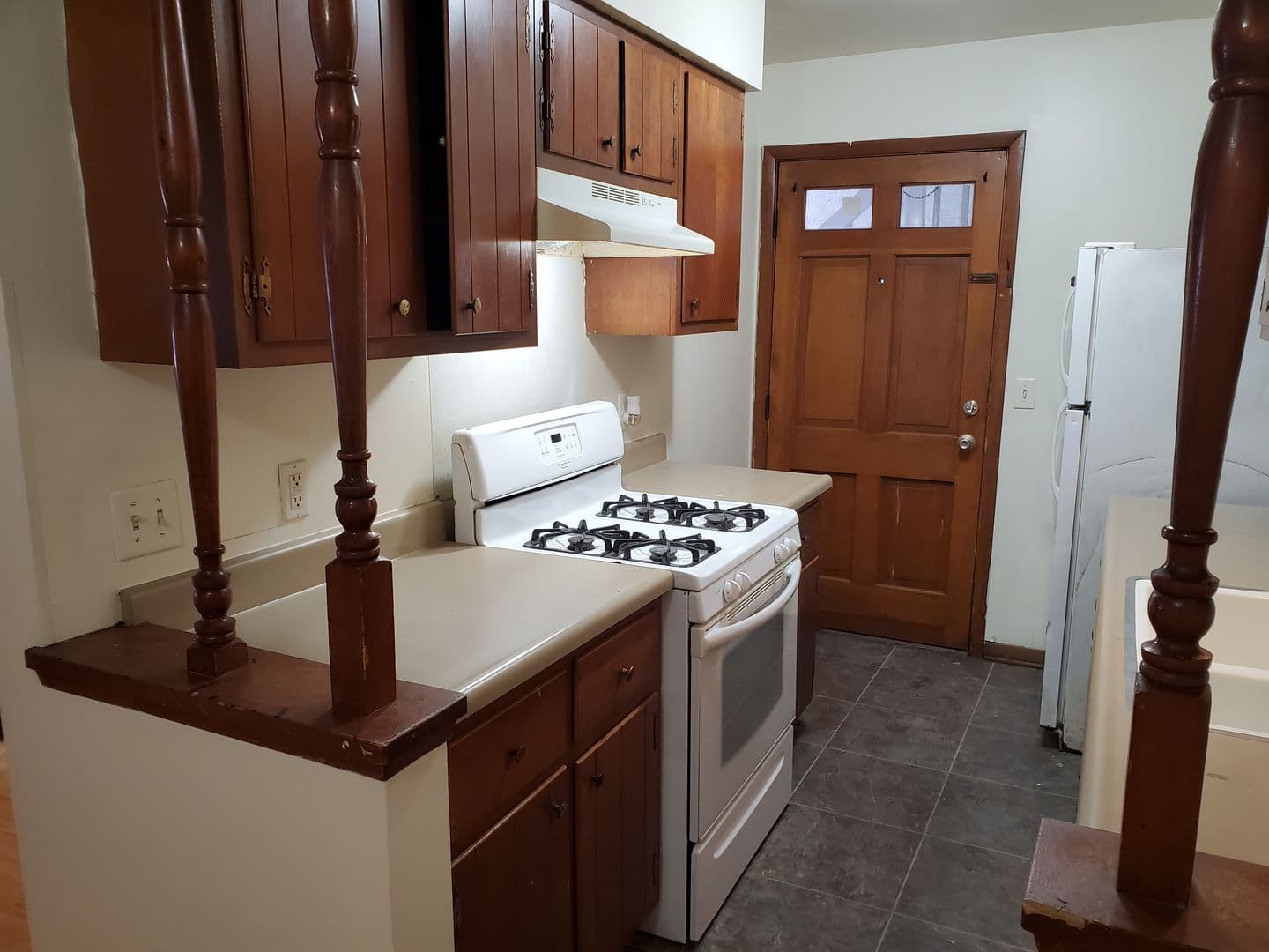 Rock Island Apartment: 1450 18th Ave