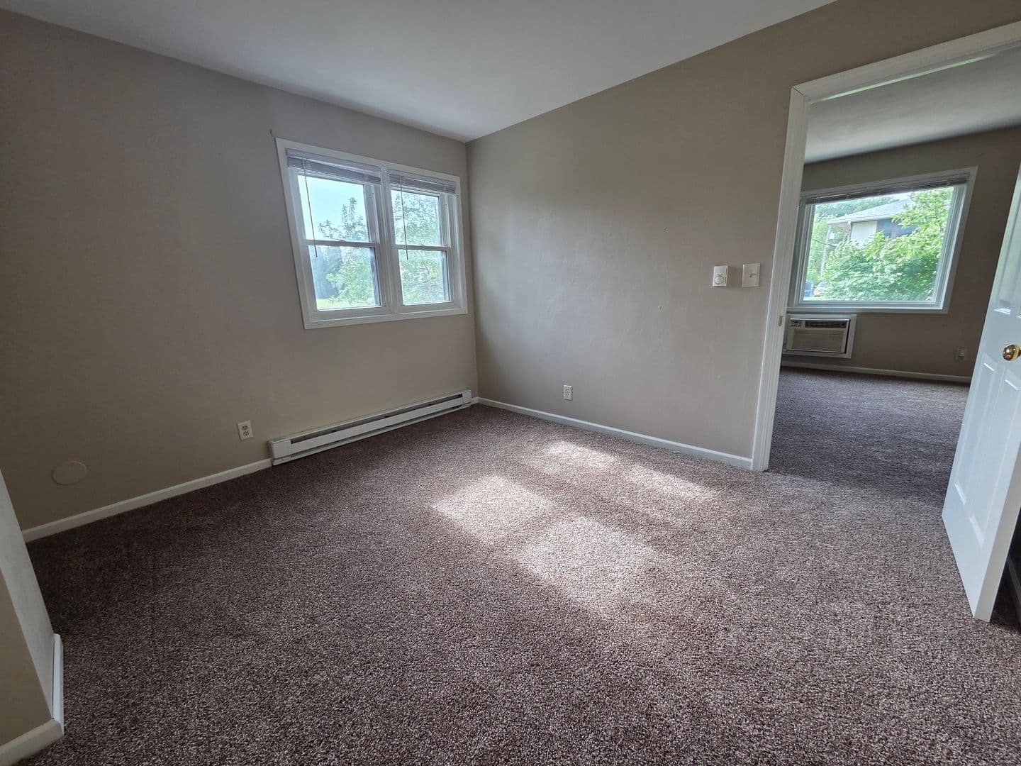 Moline Apartment: 3500 60th St