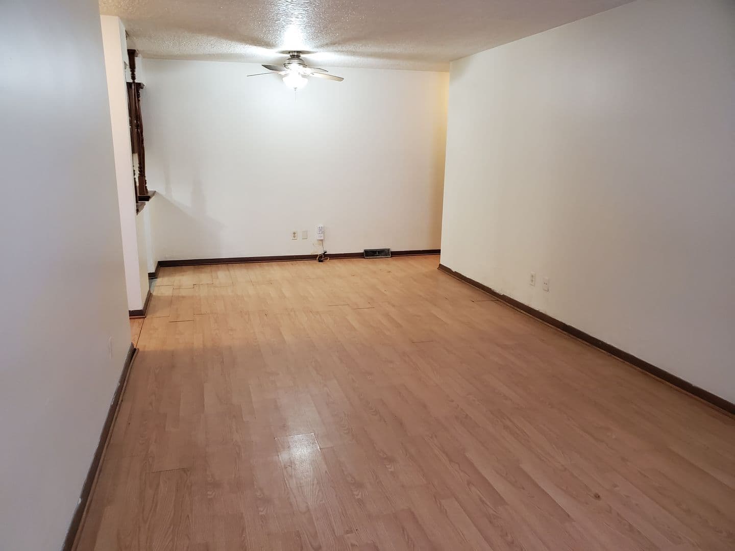 Rock Island Apartment: 1450 18th Ave