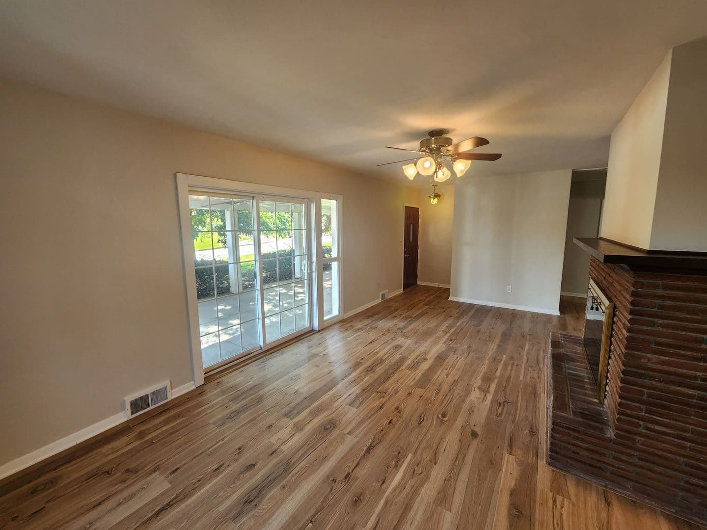 Davenport House: 108 E 37th St