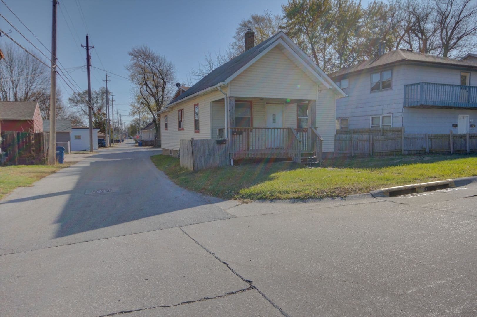 Silvis Apartment: 123 3rd St