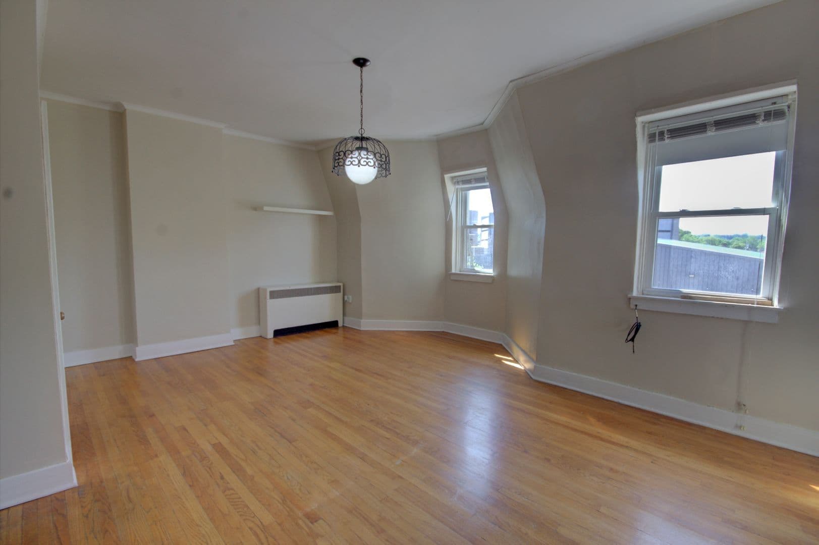 Rock Island Apartment: 1301-1305 2nd Ave