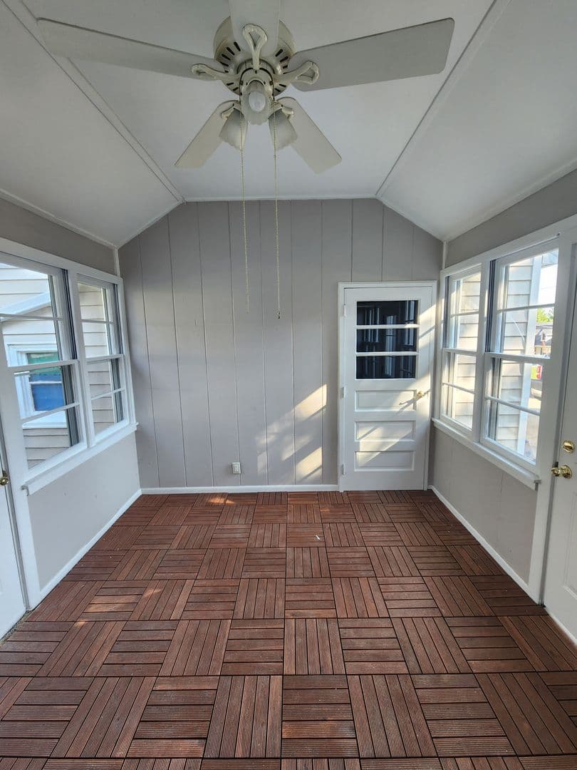 Davenport House: 108 E 37th St