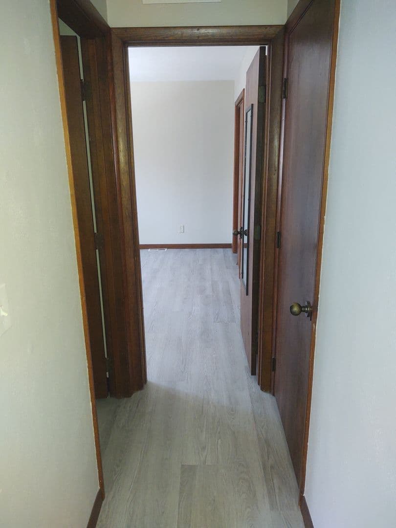 Moline Apartment: 2717 11th Ave B