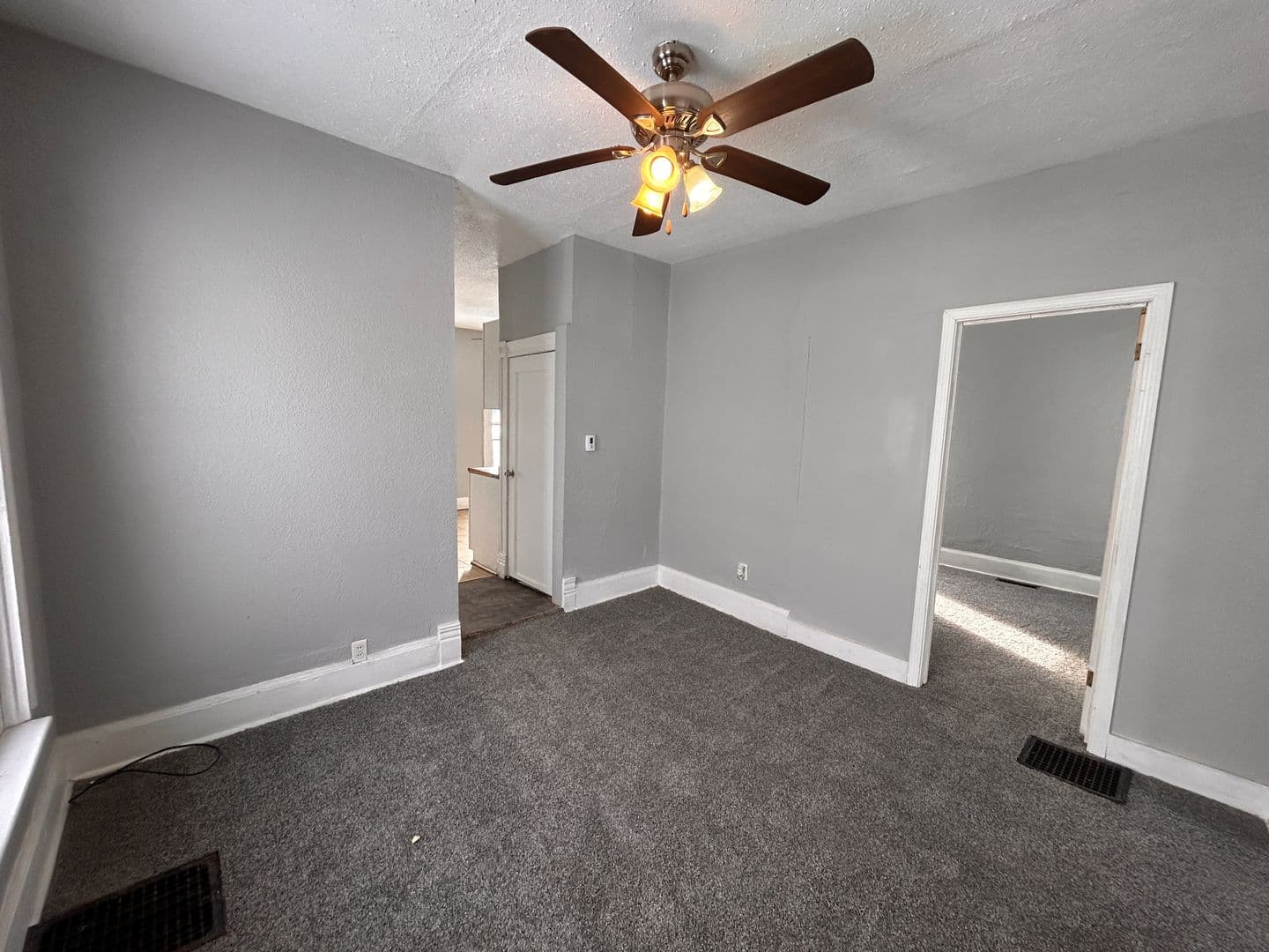 Davenport House: 1823 W 6th St
