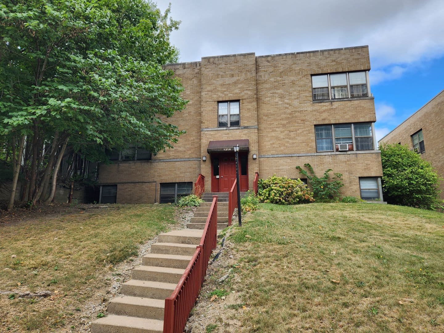 Rock Island Apartment: 1314 20th Street