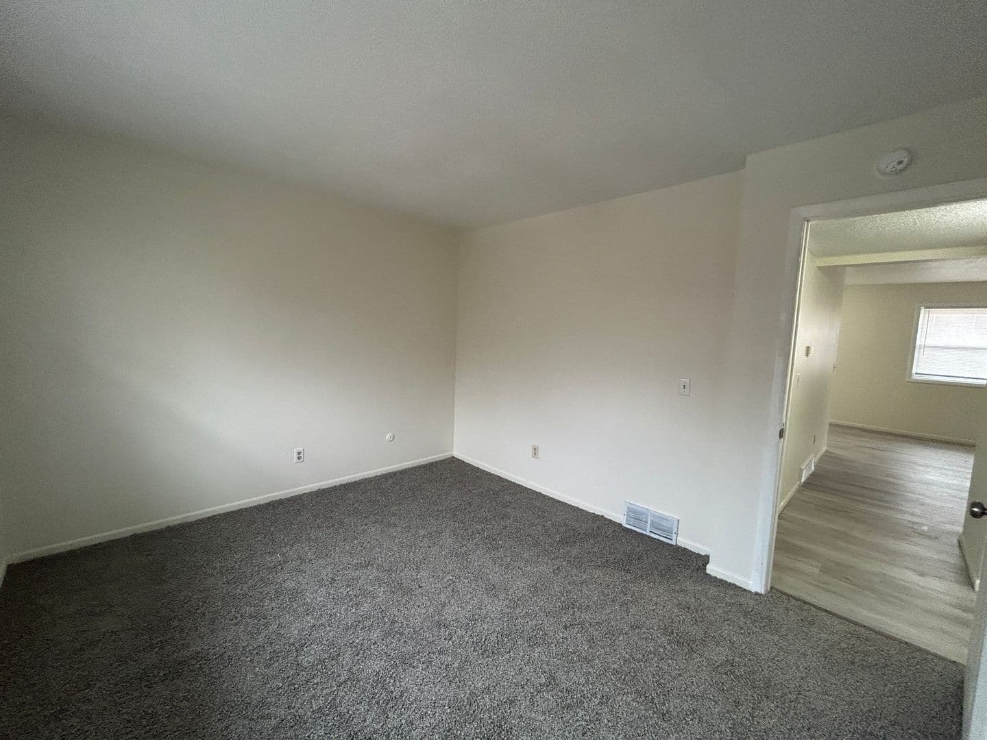 Davenport Apartment: 614 W 63rd Street