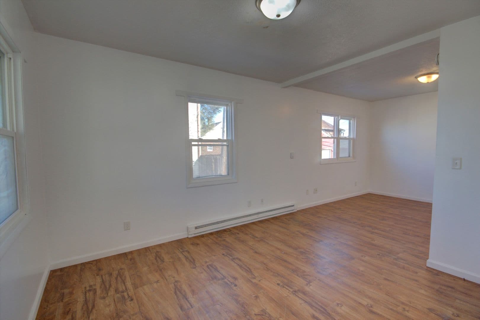 Silvis Apartment: 123 3rd St