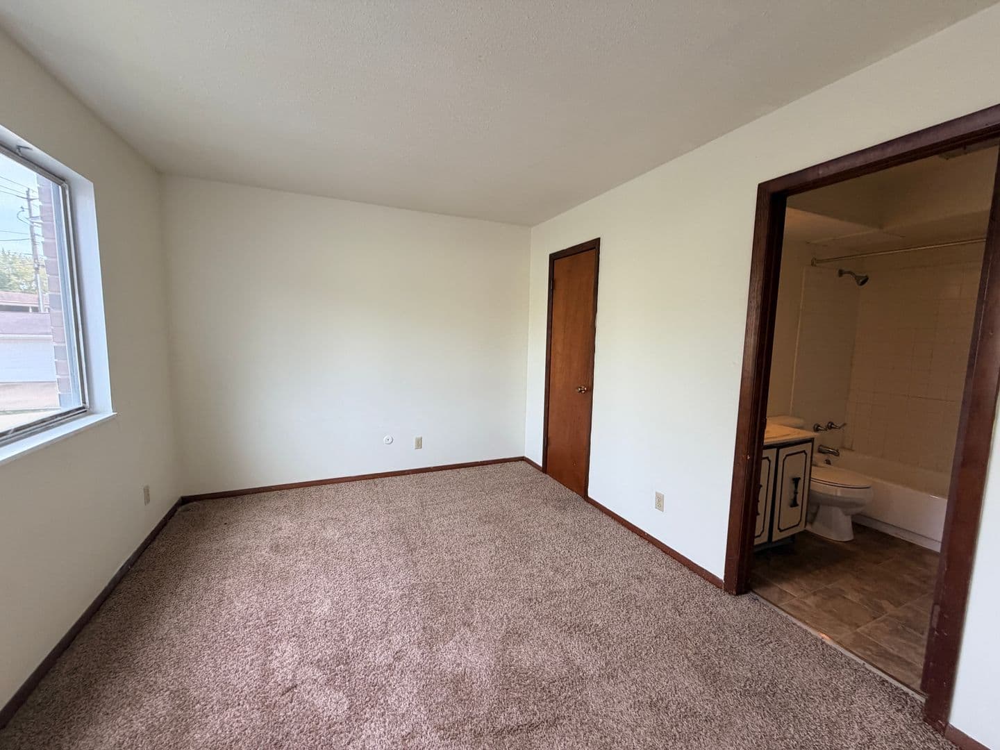 Moline Apartment: 5509 34th Ave
