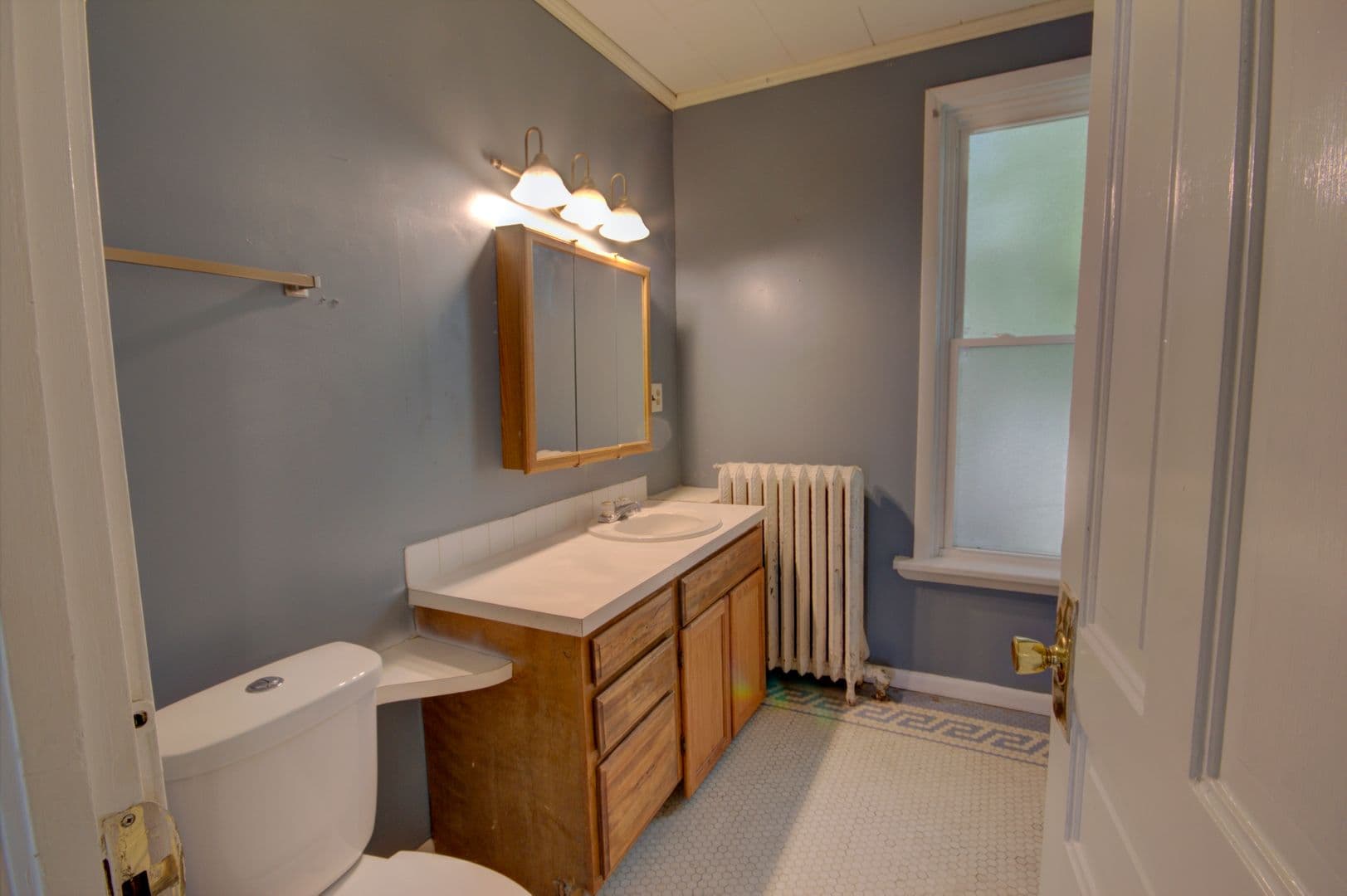Davenport Apartment: 1724 Farnam St