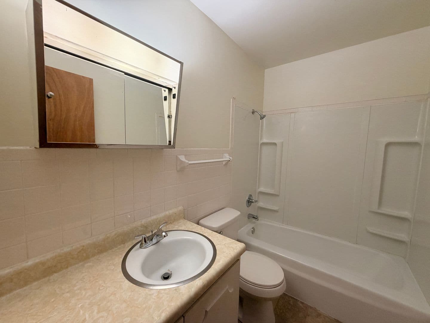 Moline Apartment: 3532 60th Street