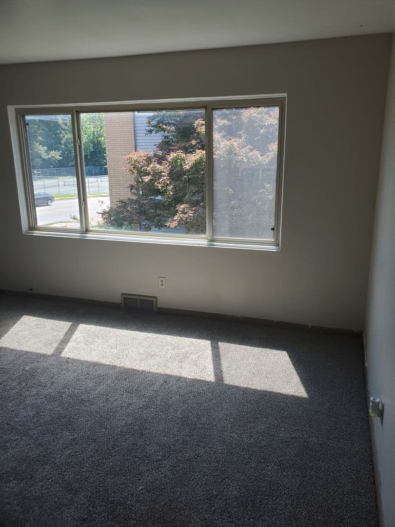 Moline Apartment: 4711 12th Ave