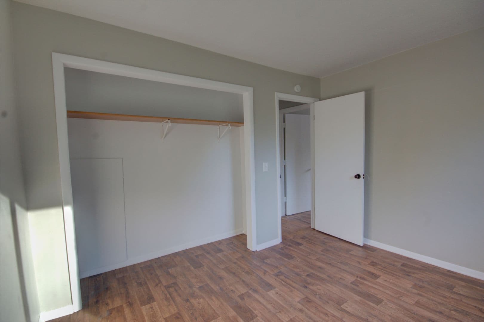 Hillsdale Apartment: 306 Larson Ct