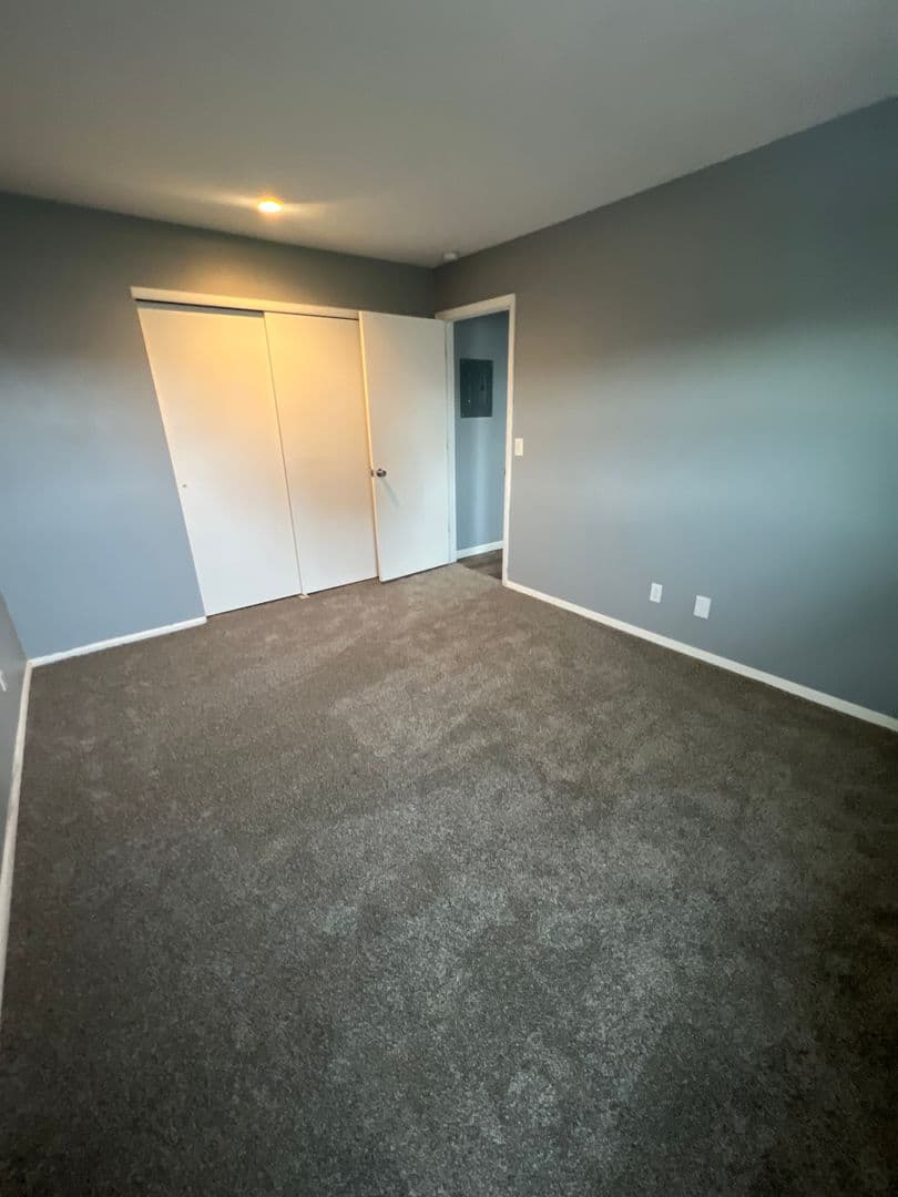 Davenport Apartment: 3520 Bridge Ave