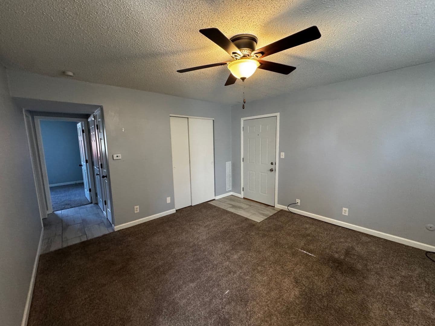Davenport Apartment: 3234 Heatherton Drive
