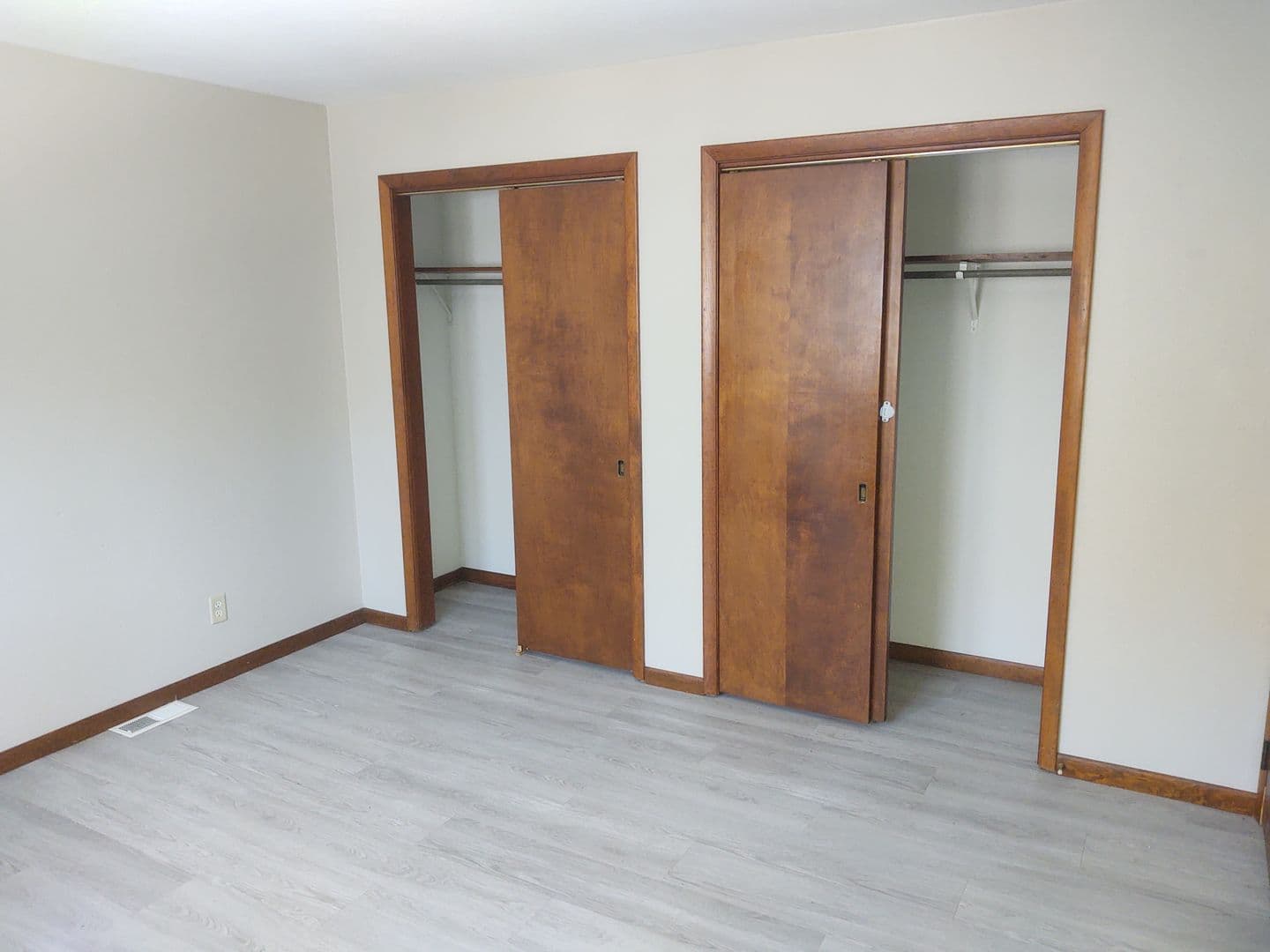 Moline Apartment: 2717 11th Ave B
