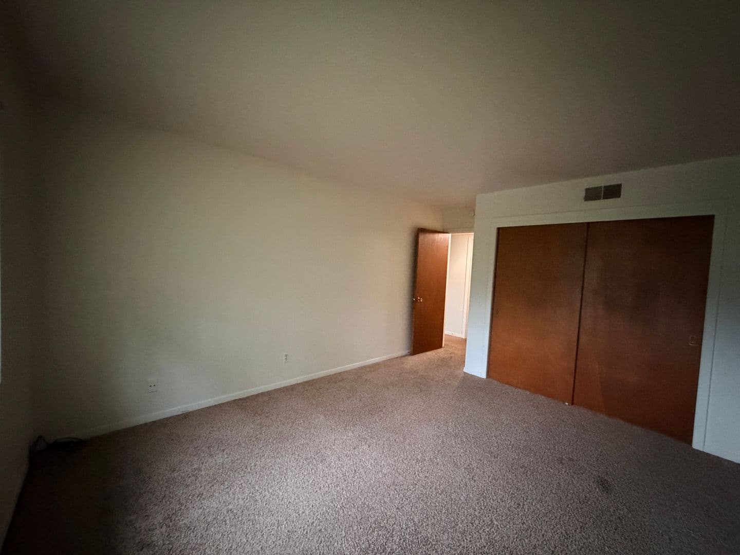 Rock Island Apartment: 1804 16th St