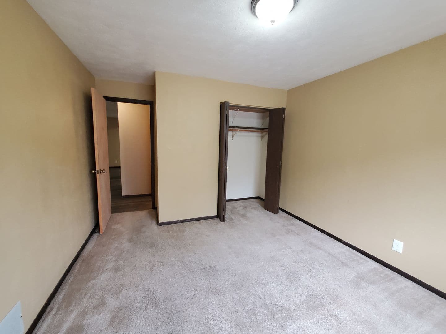 Rock Island Apartment: 8500 14th Street West