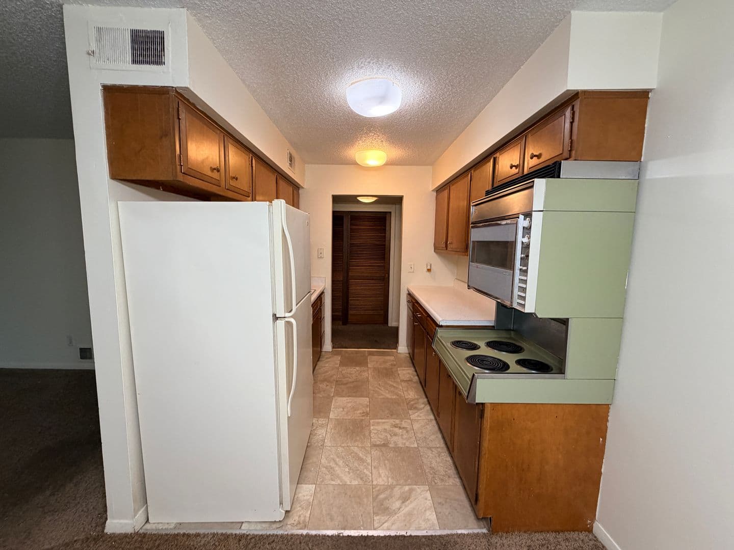 Rock Island Apartment: 1804 16th St