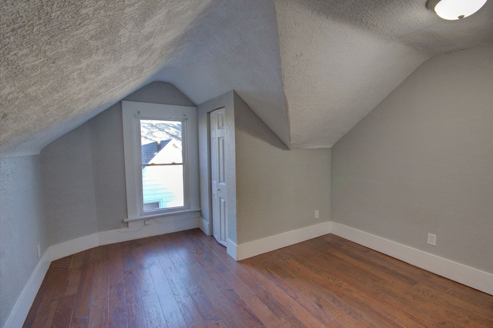 Davenport House: 2230 Redwood Ave.
