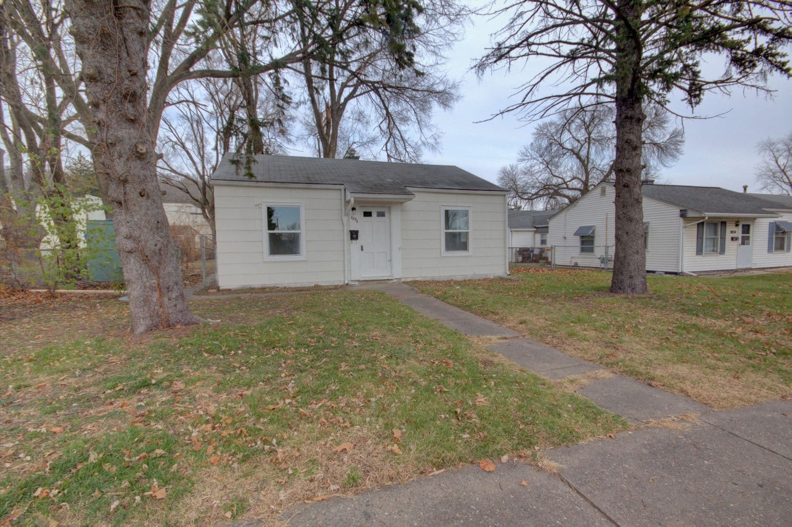 Davenport House: 3856 Johnson Ave
