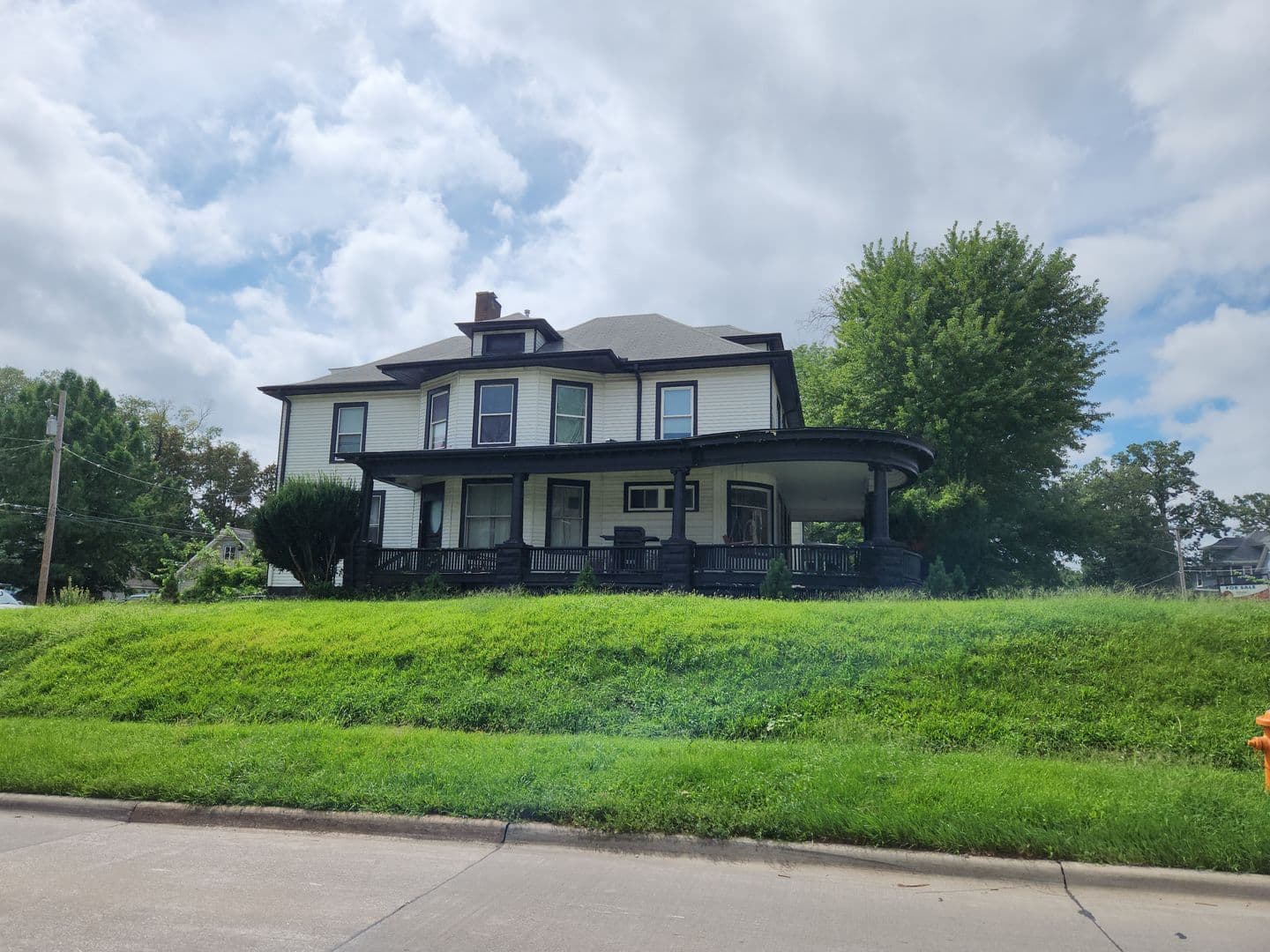 Moline Apartment: 1546 12th Ave