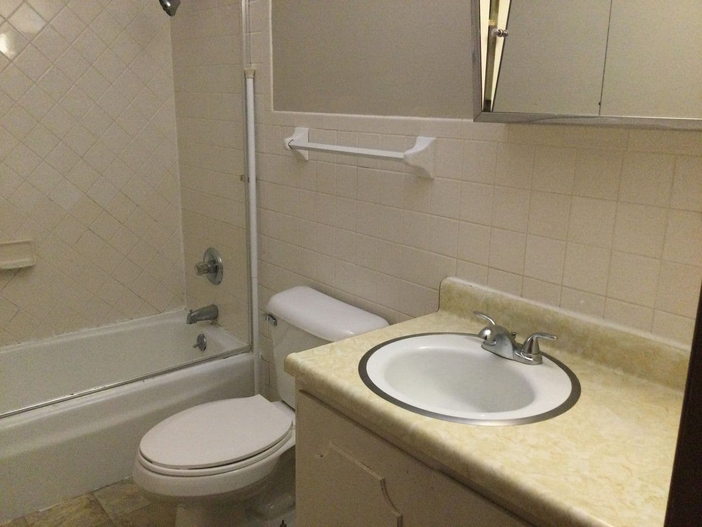 Moline Apartment: 3532 60th Street