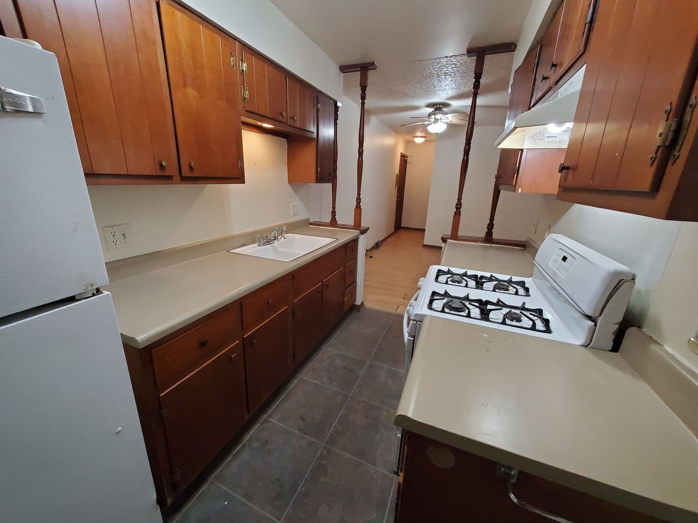 Rock Island Apartment: 1450 18th Ave