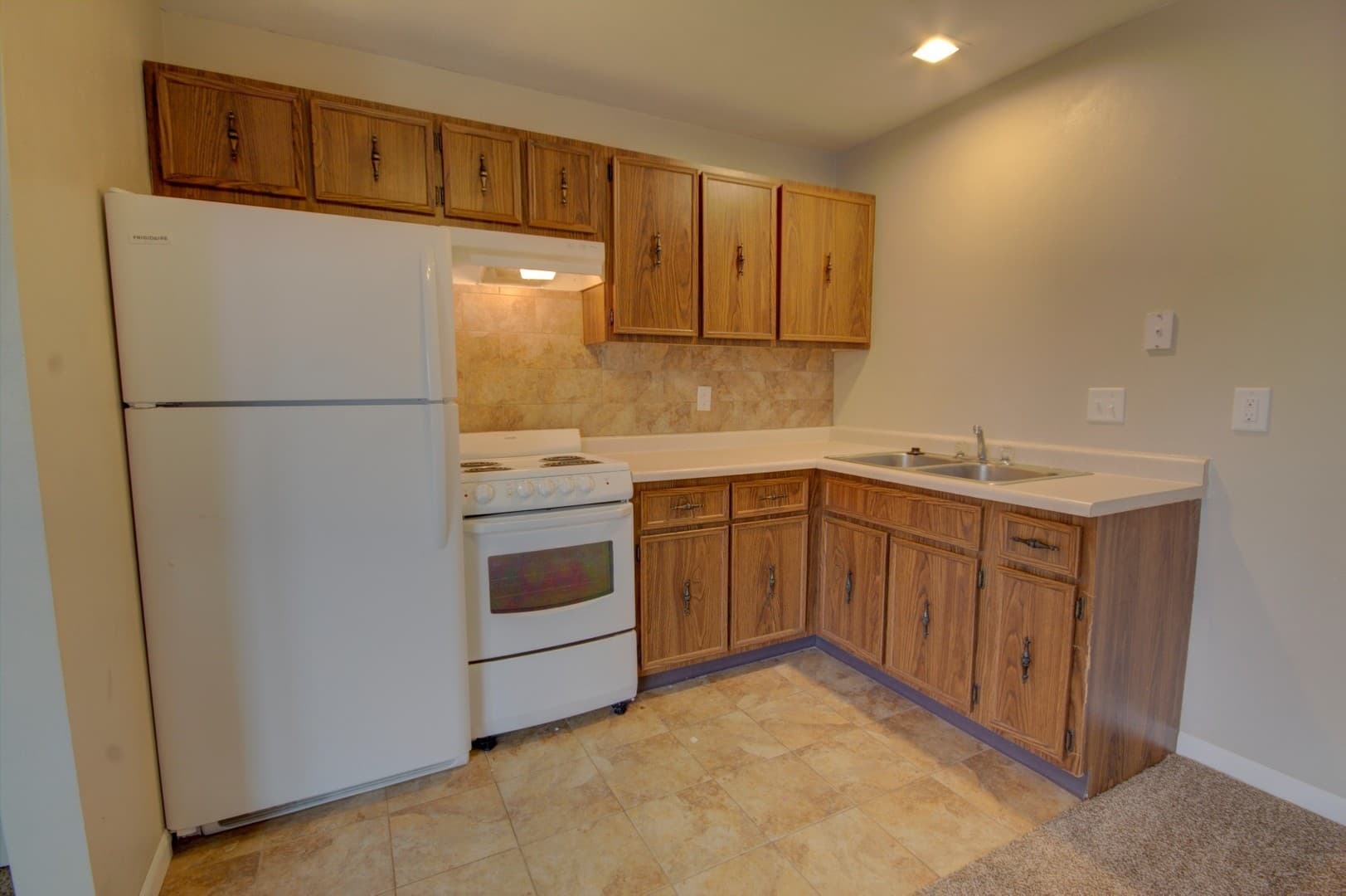 Moline Apartment: 3520 60th St