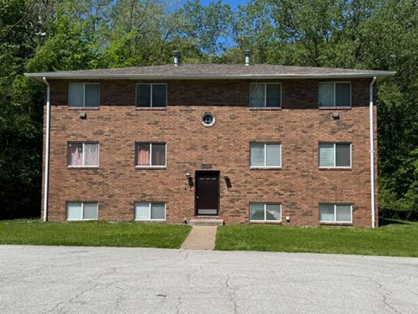 Rock Island Apartment: 8500 14th Street West