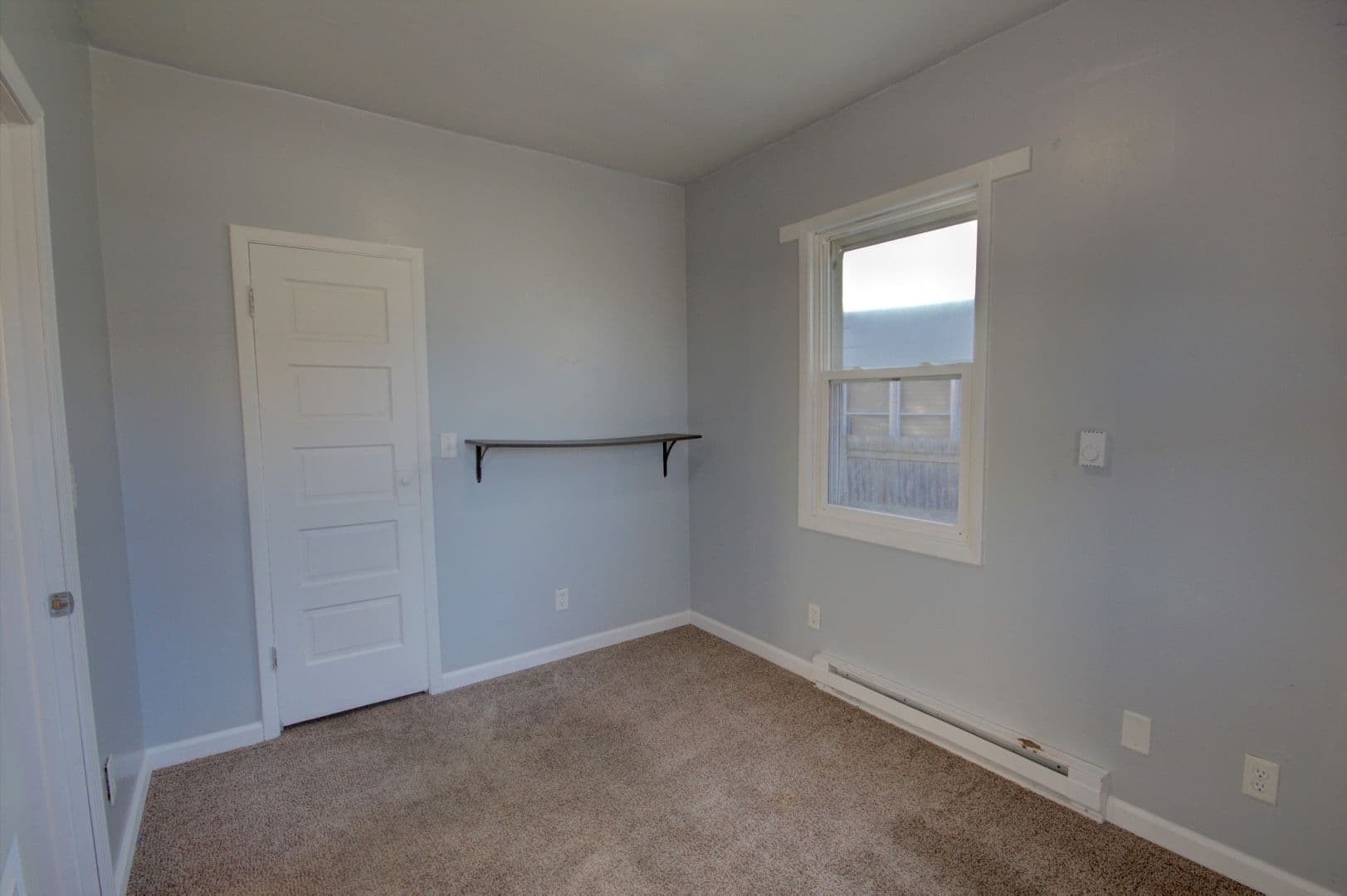 Silvis Apartment: 123 3rd St
