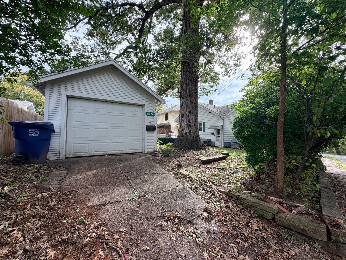 Moline House: 1565 34th Ave