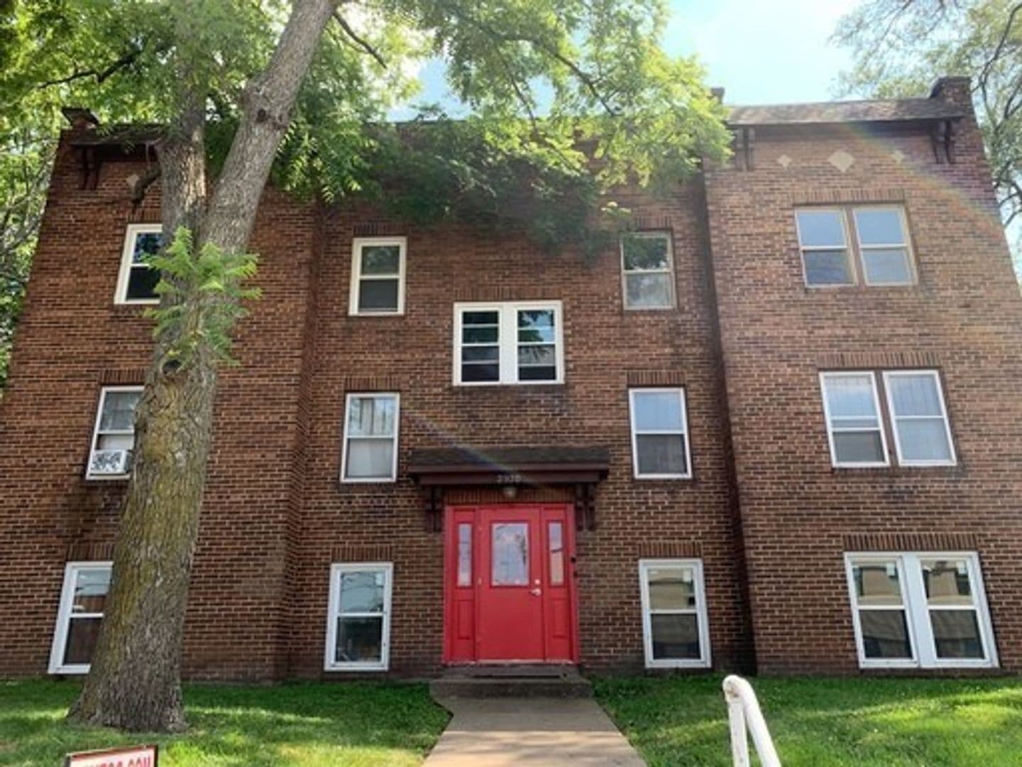 Rock Island Apartment: 2930 5th Ave