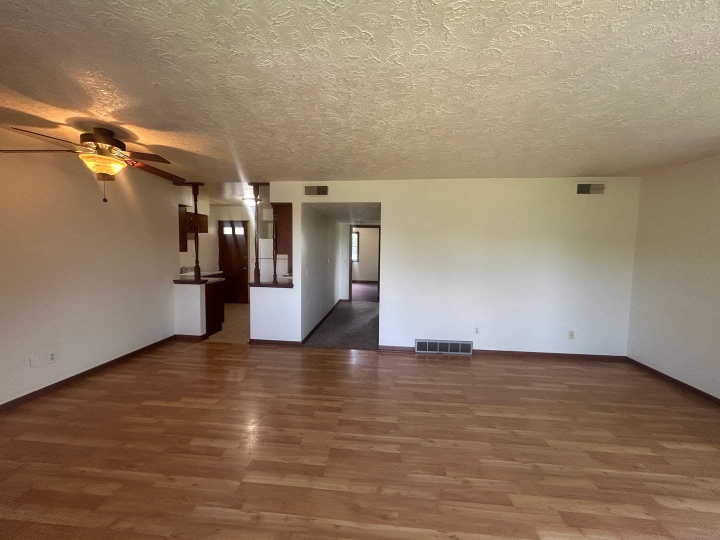 Rock Island Apartment: 1450 18th Ave