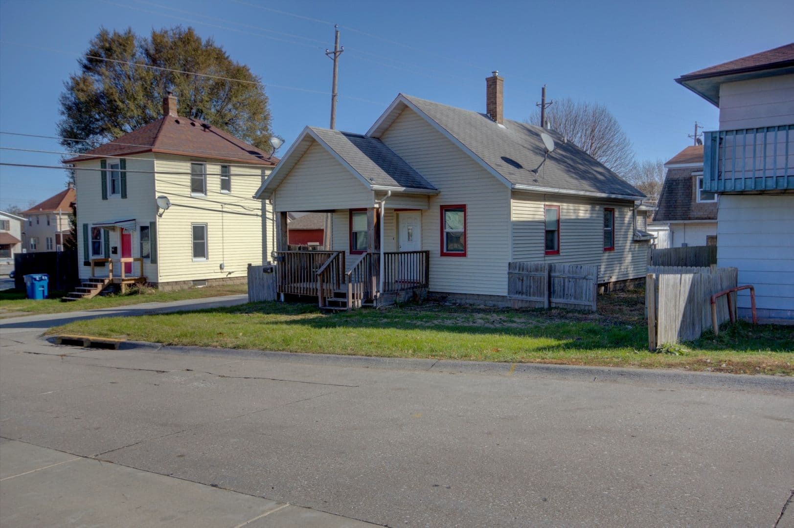 Silvis Apartment: 123 3rd St