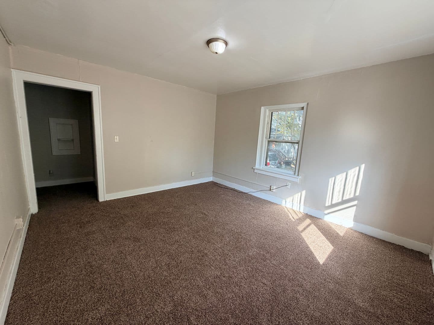 Rock Island Apartment: 2930 5th Ave