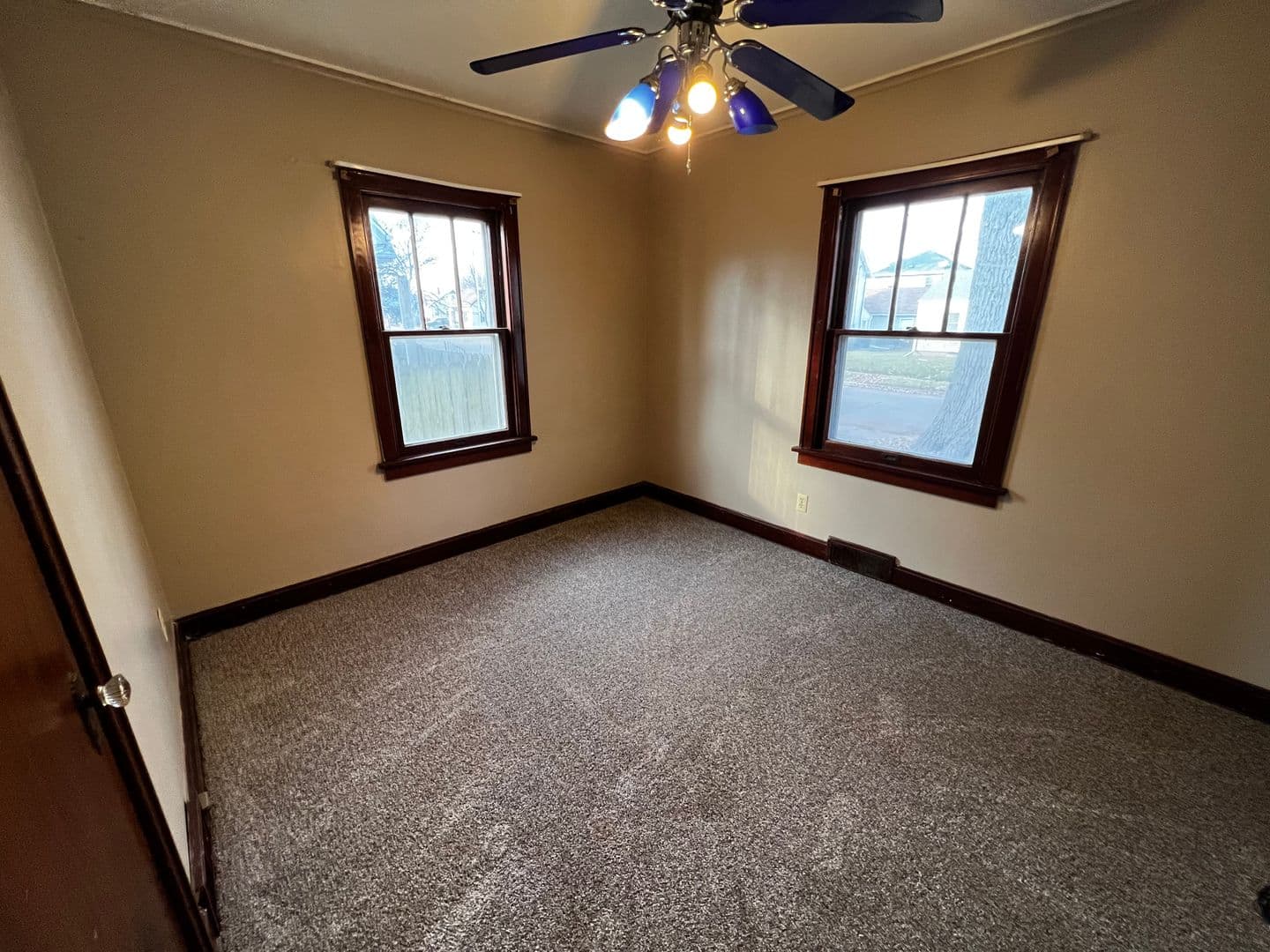 Davenport Apartment: 1611 W High Street
