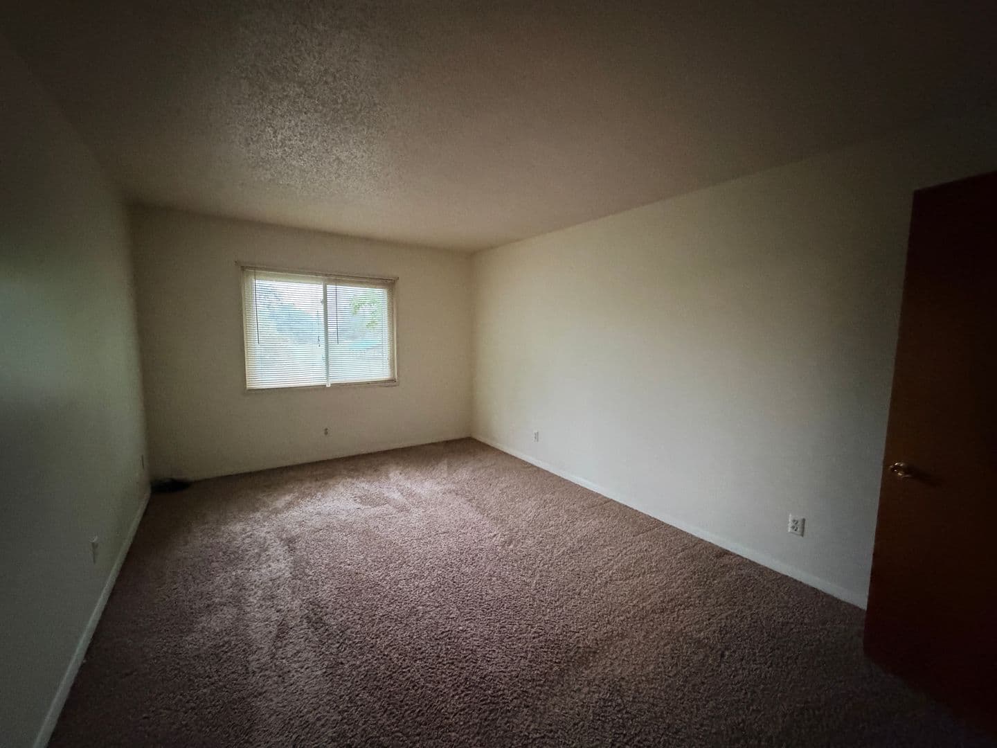 Rock Island Apartment: 1804 16th St