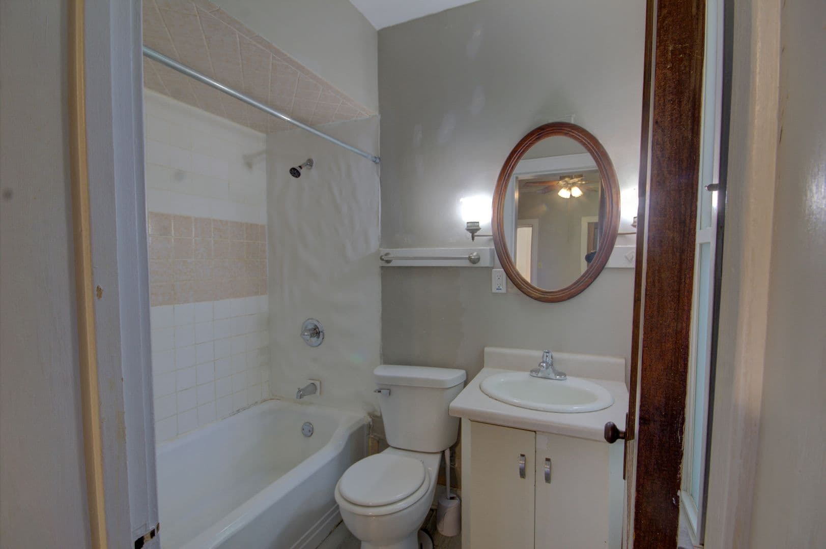 Rock Island Apartment: 1301-1305 2nd Ave