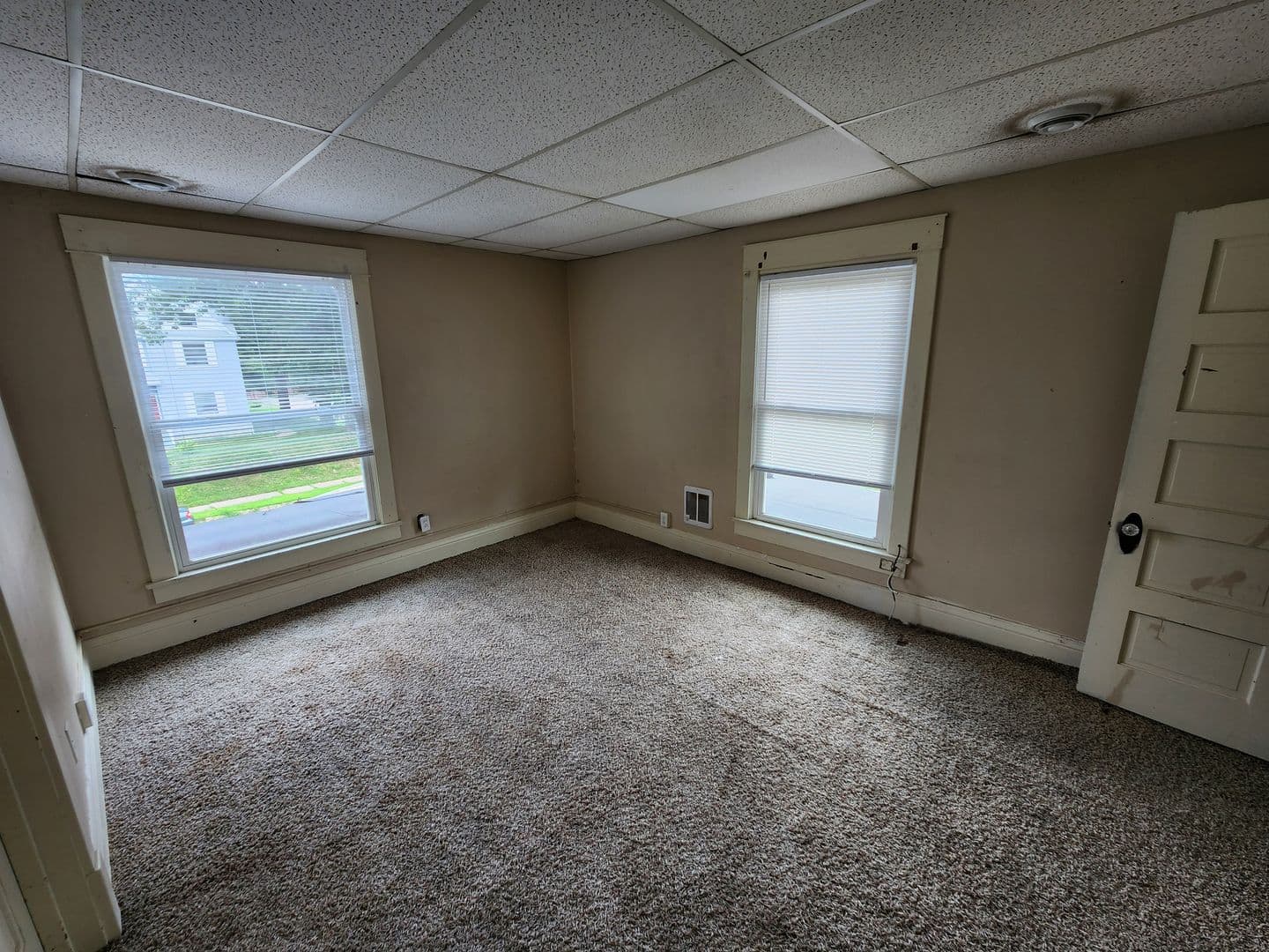 Moline Apartment: 1546 12th Ave